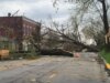 Twister relatado em Lena, Illinois, causa grandes danos; cidade está fechada