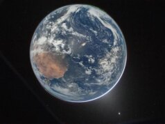 Astronautas do Artemis II em viagem à Lua desfrutam de um dia descontraído no espaço