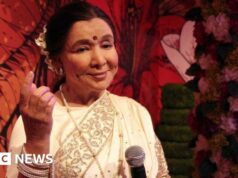 Asha Bhosle: O som de Bollywood morre aos 92 anos