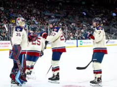 LPHF: Ann-Renée Desbiens ao som de son artwork com Victoire de Montréal