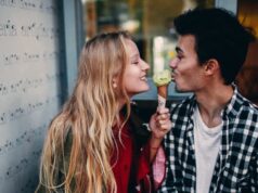 Alguns jovens americanos reduzem o namoro à medida que os custos e os aplicativos aumentam a pressão, mostra a pesquisa