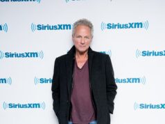 O ícone do Fleetwood Mac, Lindsey Buckingham, 76, atacado e ‘mergulhado em substância desconhecida’ em um ataque de terror