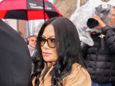 A estrela do RHOSLC, Jen Shah, diz que Ghislaine Maxwell ‘não tem remorso’ pelas vítimas de Epstein e recebeu tratamento especial na confortável prisão ‘Membership Fed’