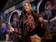 Delta Goodrem impressiona os fãs do Reino Unido ao apresentar a faixa Eurovision em um present surpresa em Londres