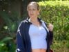 A ex-mulher grávida de Tobey Maguire, Jennifer Meyer, 48, mostra sua barriga em Beverly Hills