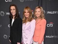 As estrelas de Charlie’s Angels Kate Jackson, Jaclyn Smith e Cheryl Ladd se reúnem para a celebração do 50º aniversário