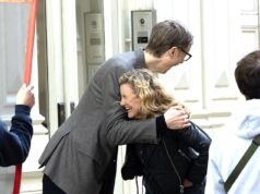 Cameron Diaz e Stephen Service provider parecem um casal apaixonado enquanto filmam sua nova comédia romântica em Nova York, depois que a atriz de Hollywood se emocionou com sua co-estrela britânica