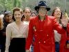 Os comentários malucos de Lisa Marie Presley sobre o casamento com Michael Jackson são desenterrados como um filme sobre a estreia do Rei do Pop