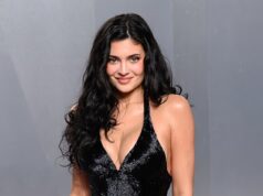 Kylie Jenner criticada pelos fãs por classificar bronzeadores e bolsas acima de seus dois filhos na lista de coisas favoritas