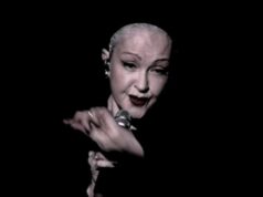 Cyndi Lauper interrompe present em Las Vegas para xingar Heckler: ‘Vou buscar você, sou do Brooklyn’