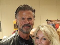 Os ícones dos anos 80 Heather Locklear, 64, e Lorenzo Lamas, 68, participam de seu primeiro evento público juntos desde que confirmaram que estão namorando