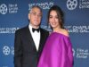 George Clooney responde aos apelos de Trump para que Jimmy Kimmel seja despedido enquanto ele e sua esposa de pernas compridas, Amal, participam da festa de gala do Prêmio Chaplin