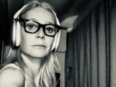 Gwyneth Paltrow, 53, posa para uma selfie com seios grandes sem maquiagem enquanto oferece um vislumbre da luxuosa escapadela em Florença