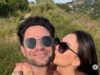 Janel Parrish lança o romance de Sasha Farber no MESMO DIA em que pede o divórcio do marido