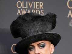 ‘Pânico no ar’: Boy George revela que foi pego no ataque terrorista de Golders Inexperienced enquanto o vídeo da câmera mostra policiais derrubando um faca