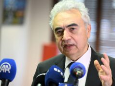 A crise no fornecimento de petróleo vai piorar em abril, alerta a AIE ao considerar a liberação de mais reservas estratégicas