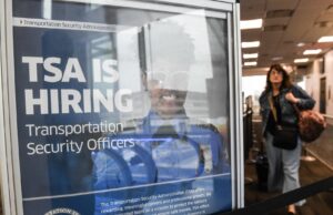 As folhas de pagamento nos EUA aumentaram em 178 mil em março, mais do que o esperado; desemprego em 4,3%