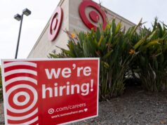 As contratações no setor privado totalizaram 62.000 em março, melhor do que o esperado, diz ADP