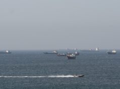 CNBC Each day Open: navio atingido e estreito fechado