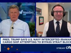 O tráfego de navios no Estreito de Ormuz aumentou brevemente e depois desacelerou após os ataques do fim de semana