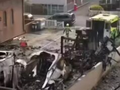 Adolescente britânico-paquistanês entre os três presos por incêndio criminoso em ambulâncias da comunidade judaica em Londres