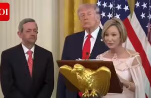 ‘Absolutamente vil’: o conselheiro religioso de Trump o compara a Jesus Cristo, enfrenta reação massiva on-line