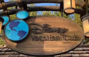 Homem da Flórida é pego roubando US$ 900 em broches colecionáveis da Disney após remover etiquetas de segurança