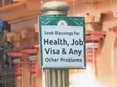 Repórter ‘chocado’ com bênçãos para placa de ‘visto de trabalho’ dentro de templo hindu no Texas