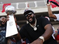 O bicampeão do Tremendous Bowl, OT Donovan Smith, anuncia aposentadoria