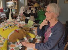 ‘São as histórias por trás desses ursos’: o ‘médico ursinho de pelúcia’ de Vancouver restaura bichos de pelúcia velhos