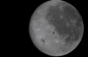 Astronautas do Artemis II fazendo as malas para se preparar para o pouso após sobrevoo lunar