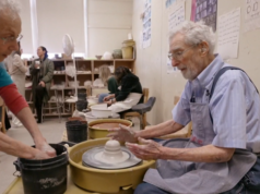 Aos 102 anos, um nova-iorquino ainda busca a perfeição através da cerâmica