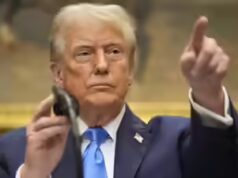 ‘Abriu um buraco na sala de máquinas’: Donald Trump afirma que os EUA apreenderam o navio iraniano TOUSKA no Estreito de Ormuz