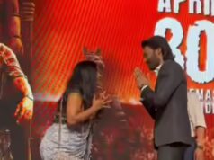Momento fã de Dhanush no evento ‘Kara’; Fã feminina se ajoelha