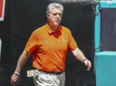 O diretor atlético de Miami, Dan Radakovich, se aposentará em 1º de junho