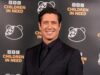 Vernon Kay juntou-se a um novo nome na disputa pelo café da manhã da BBC Radio 2 no confronto de Bolton