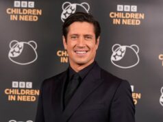 Vernon Kay juntou-se a um novo nome na disputa pelo café da manhã da BBC Radio 2 no confronto de Bolton