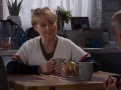 A lenda da Coronation Road chega aos Estados Unidos quando a filha famosa é questionada sobre o papel da novela