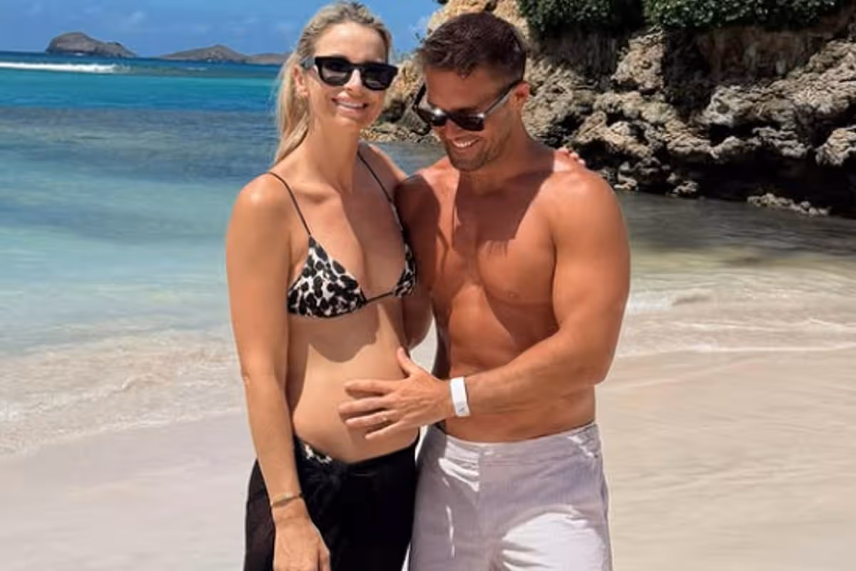 Vogue Williams anuncia bebê número quatro com fotos da primeira barriga