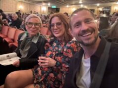 O vilão de Coronation Avenue brilha à noite com suas co-estrelas antes da reviravolta de retorno