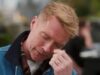 Ronan Keating, do The One Present, começa a chorar pela trágica morte do irmão