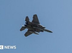 Aviador dos EUA ferido, mas seguro após resgate dentro do Irã, diz Trump