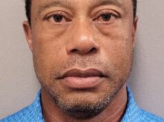 A camisa de Tiger Woods em seu “mugshot” fez furor