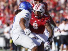 A estrela de Buffalo, Pink Murdock, é o ‘Sr. Irrelevante’ depois que Broncos o marcou por último no draft