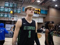 O atacante finlandês de 5 estrelas leva a classe do Arkansas para o primeiro lugar