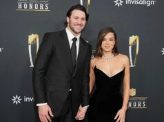 Payments QB Josh Allen adiciona título: menina pai