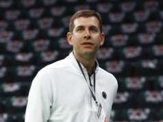 Brad Stevens, do Celtics, eleito Executivo do Ano da NBA