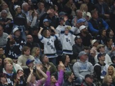 Mammoth hospeda o primeiro jogo de playoff na série 1-1 contra Golden Knights