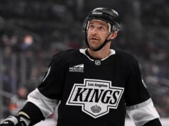 O bicampeão da Stanley Cup, Trevor Lewis, se aposenta