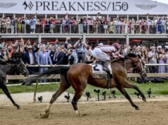 Churchill Downs comprando Preakness Stakes